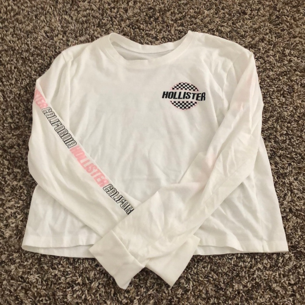 white crop top with black checkered pattern